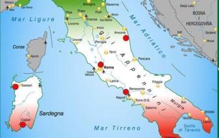 Diese Karte zeigt den italienischen Stiefel. Die roten Punkte stehen für die Orte, an die die KDE Transport GmbH im März 2023 per Sonderfahrt gefahren ist.